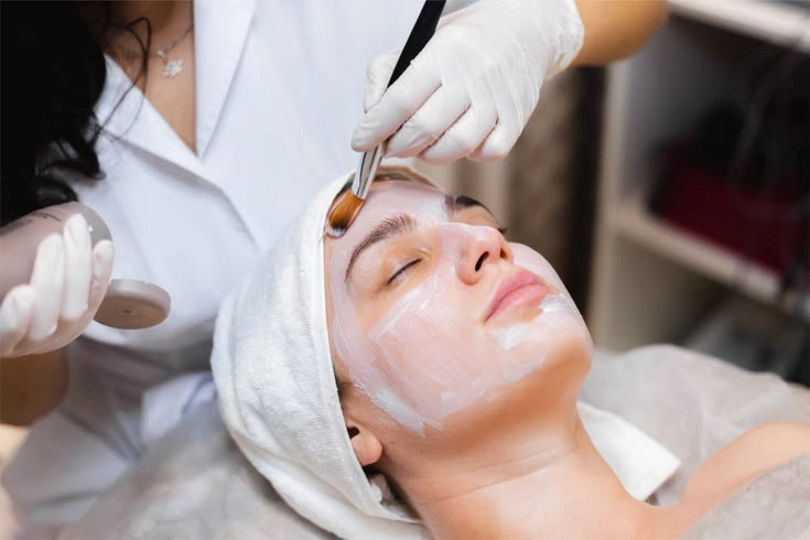 HydraFacial deep cleanse and exfoliation for radiant glowing skin at Prati's Beauty Lounge Coimbatore